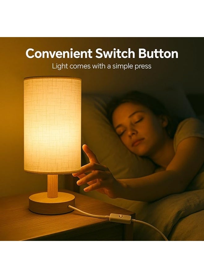 آر بي زد هوم تك مصباح طاولة عصري بقاعدة خشبية وغطاء قماشي، يُستخدم كضوء ليلي بجانب السرير، بتصميم بسيط لغرفة النوم وغرفة المعيشة. - Image 4